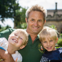 1 Mighty Oaks was founded by Miles Guerrini in 2005 shortly after taking over Acorns Nursery School, in Cirencester with his wife Helen. Miles trained and worked as a teacher before training as an actor and performing roles in London's West End and internationally. Miles has six siblings, most much younger than he, so has been involved in child care and entertainment since being 'knee high to a grass hopper'.